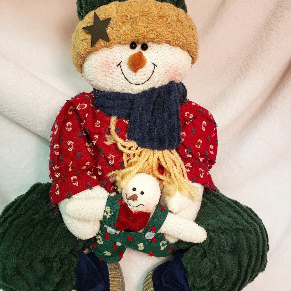 Sitting Snowman